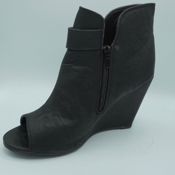 Wedges with Gold Buckle - Picture 3 of 4